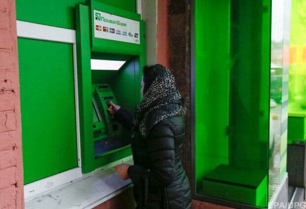 Начнут с отпечатков - почему никогда нельзя забирать забытую карту из банкомата