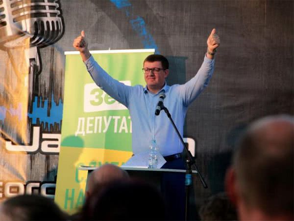 Нардеп Павлиш взял себе в помощники херсонского нотариуса
