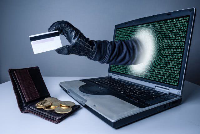 Полиция Херсонщины предостерегает граждан от продавцов мошенников в сети Интернет