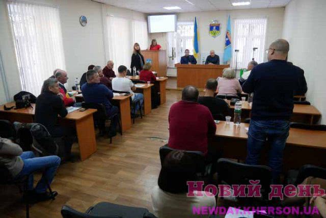 Жители Олешек продолжат спонсировать кадровые «разборки» в мэрии