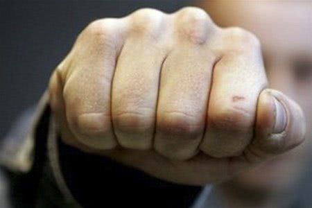 У Каховському районі поліцейські затримали чоловіка, який до смерті забив знайомого через борг