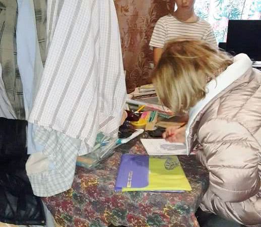 Новокаховские соцработники посетили неблагополучные семьи: проверяли условия проживания детей