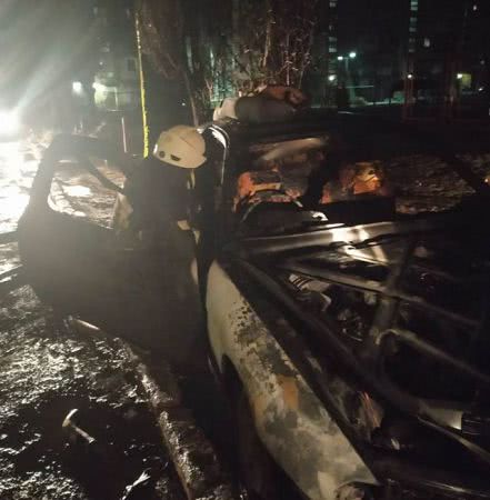 Ночью на Ушакова сгорела TOYOTA Soarer