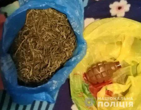В Іванівському районі поліцейські вилучили корпус від гранати «Ф-1», який належить підозрюваному у вбивстві