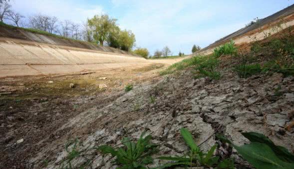 "Новое русло Днепра": в Кремле готовы покупать украинскую воду для Крыма