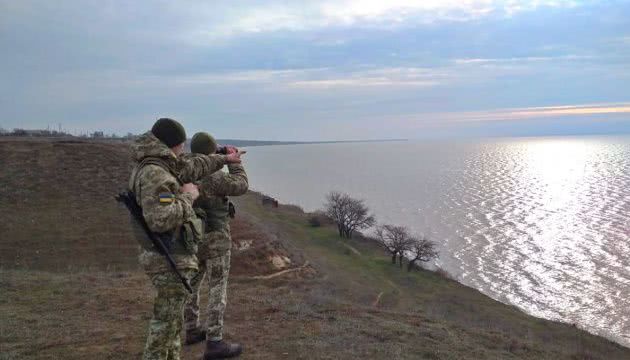 Пограничники усилили меры безопасности на админгранице с Крымом