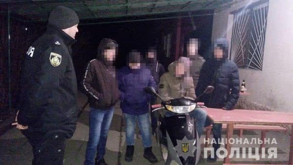 У Білозерці ювенальні поліцейські провели рейд по виявленню неповнолітніх тусовщиків