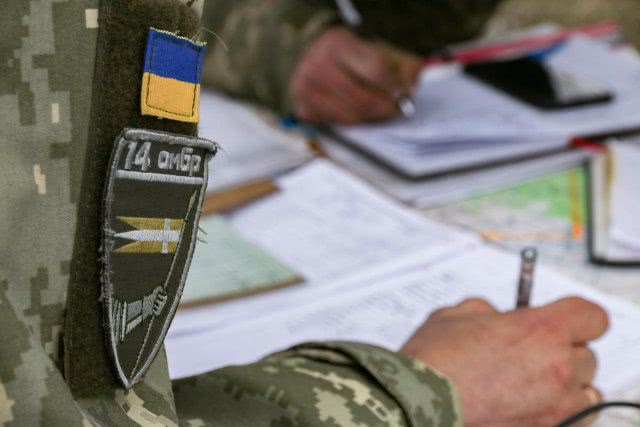 В Украине введут электронные военные билеты - Загороднюк