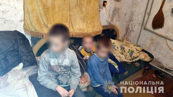 У Херсоні поліцейські допомогли семи жертвам домашнього насильства, серед яких 5 дітей