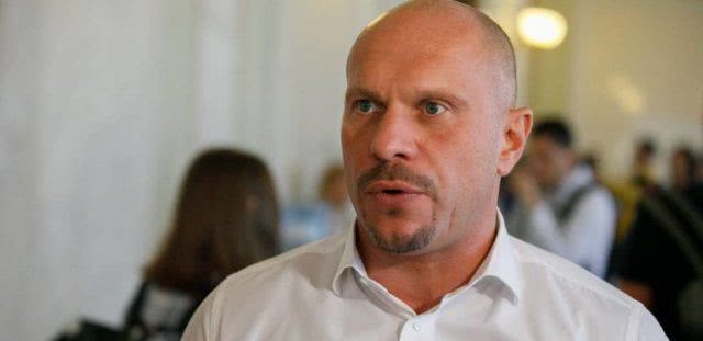 Киву вызвали для вручения подозрения за драку в ресторане: фото документа