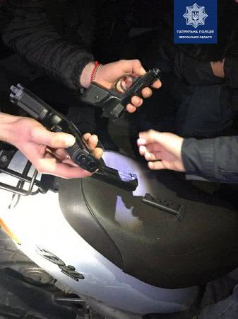 Протягом вихідних херсонські патрульні виявили 3 пістолети