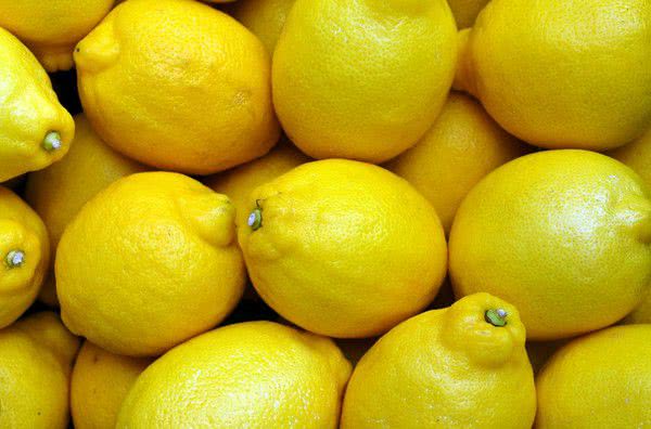 Лимоны по цене "лимонок" - украинский супермаркет повысил цены на карантине