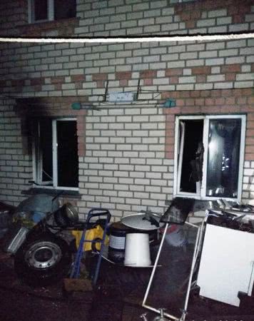 На Херсонщині вогнеборці ліквідували пожежу у двоповерховому будинку