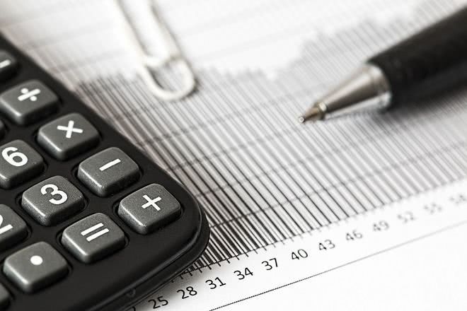 Продление карантина: почти четверть работодателей урежут зарплаты