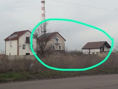 Чи підпишуть договір директору школи, котра підробляла документи?
