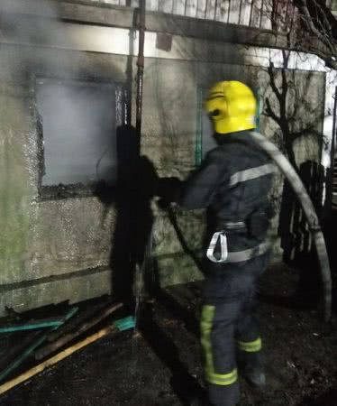 Голопристанські рятувальники ліквідували пожежу у сільській оселі
