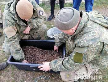 Водні поліцейські Херсонщини виявили браконьєра, який незаконно виловив понад 12 тисяч креветок
