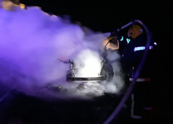 Скадовські рятувальники ліквідували пожежу легкового автомобіля