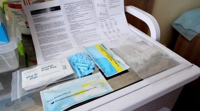 Генические медики обследовали людей, которые контактировали с заболевшей коронавирусной инфекцией