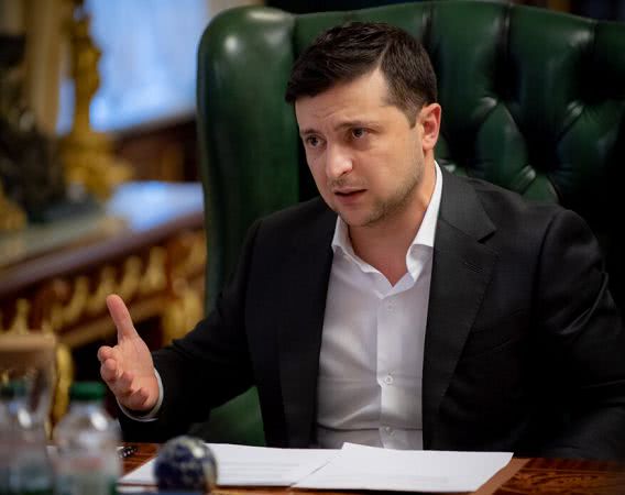 Зеленский решил вернуть украинские каналы и отменить кодировку спутника