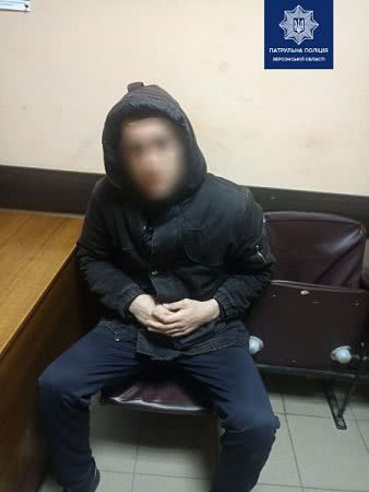 Херсонські патрульні опрцювали черговий виклик про домашнє насильство