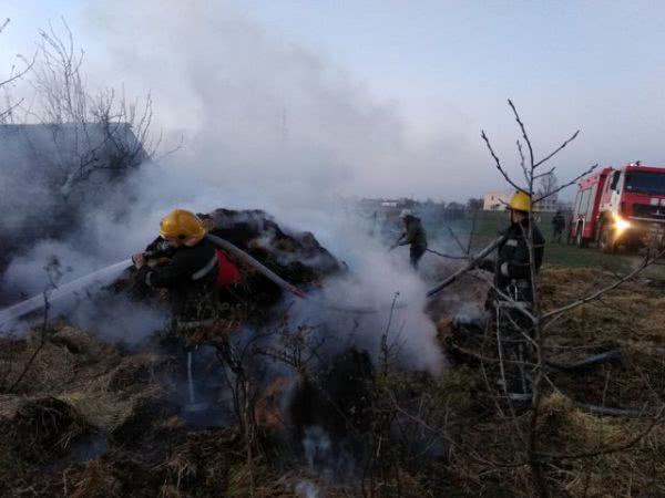 На Херсонщине горело 150 тюков соломы