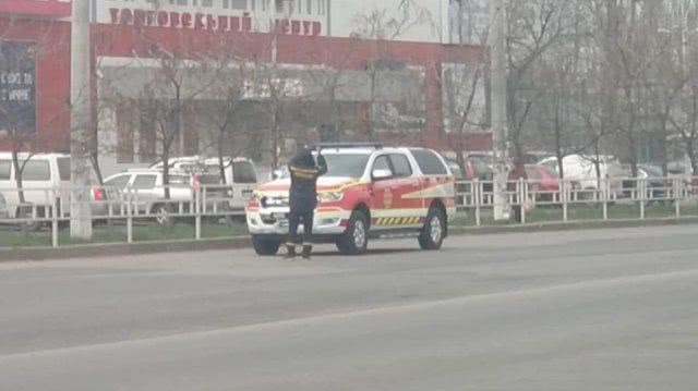 В Херсоне специальные автомобили с громкоговорителями вещают о карантине