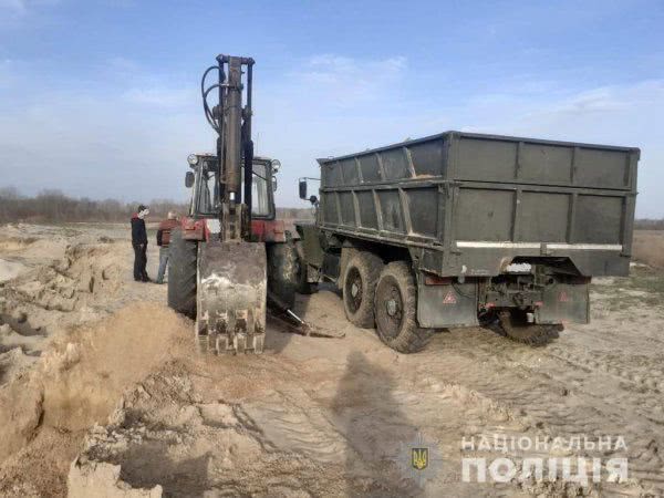 Водні поліцейські Херсонщини затримали піщаних браконьєрів