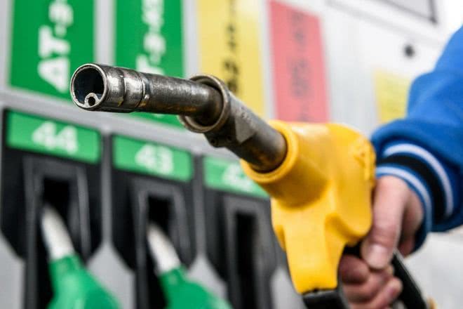 Летом в Украину поступят дешевый бензин и дизель