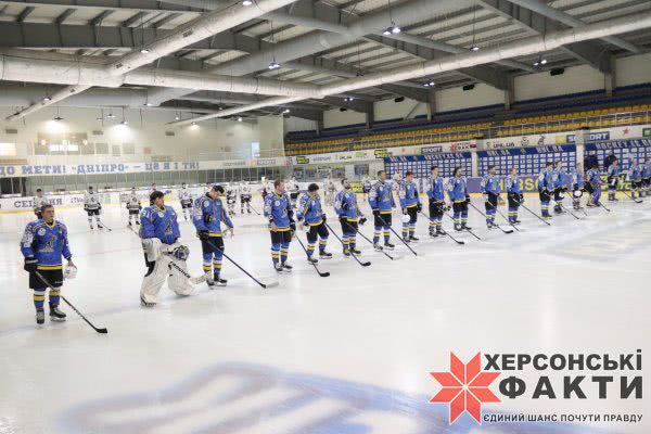 Путь к полуфиналу: как херсонский "Днепр" обыграл МХК "Динамо" в плей-офф УХЛ (фото)