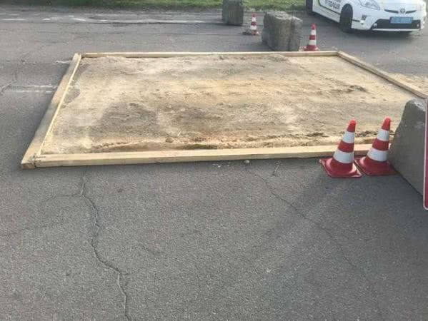 В Геническом районе установили дезбарьер из-за вспышки короновируса