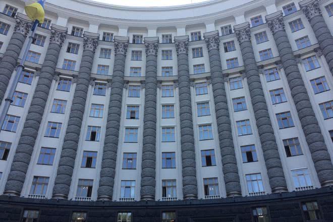 Запрет работы метро и междугородних перевозок: Кабмин принял решение