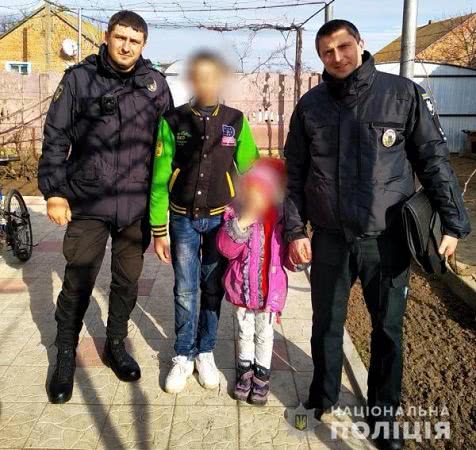 Скадовським поліцейським знадобилось 30 хвилин, щоб заспокоїти схвильовану мати двох дітей