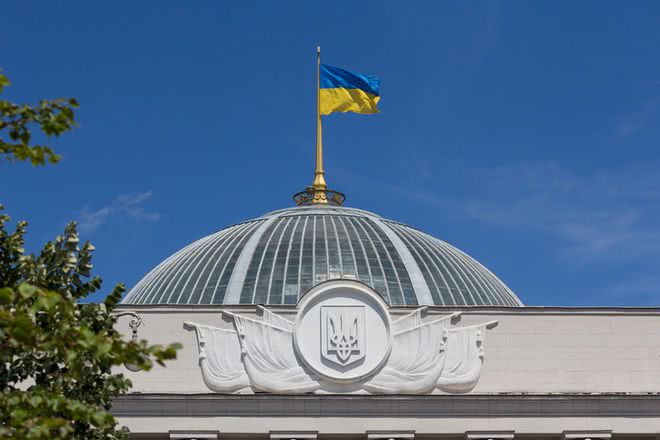 Штрафы и доплаты медикам. Нардепы прописали план действий на время карантина