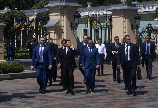 Украинцы выдвинули Зеленскому ряд “карантинных” требований: отменить коммуналку и миллионные штрафы за повышение цен