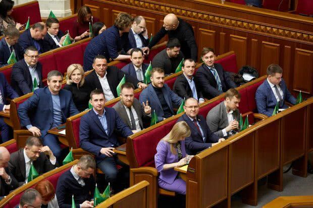 Призываем Зеленского: нардепы взбунтовались против решения по ОРДЛО