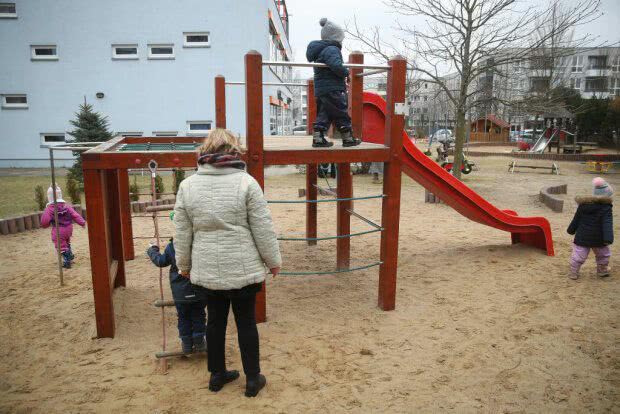 Украинским учителям раздадут по 20 тысяч гривен, но перепадет не всем - как получить премию