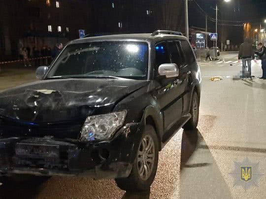 В Николаеве фотомодель на Mitsubishi насмерть сбила беременную женщину