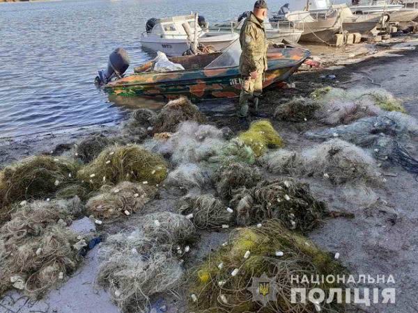 Водные полицейские Херсонщины предупредили нанесение естественной среде ущерб на более полумиллиона гривен