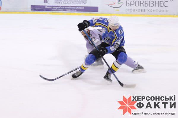 Хоккей. Сегодня херсонский "Днепр" в столице сыграет с "Ледяными Волками"