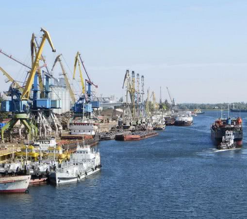 Фирмы из орбиты Григоришина проверяют на причастность к контрабанде нефтепродуктов в Херсоне