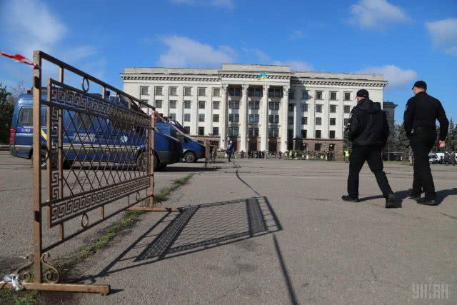 С понедельника в Одессе будут работать только продуктовые магазины и аптеки