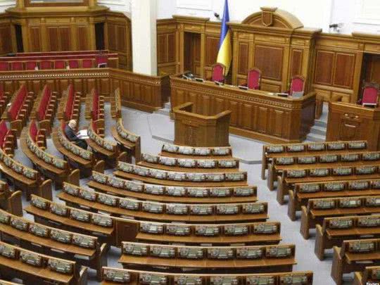 Рада закрылась на карантин до 3 апреля: что это значит
