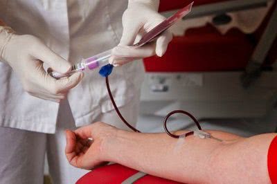 Донорів вкотре просять про допомогу - цього разу кров потрібна немовляті