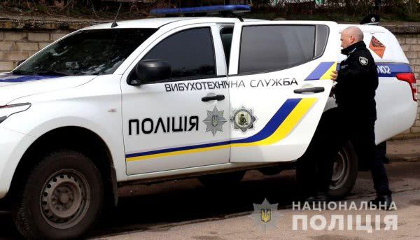 У Генічеську поліцейські затримали чоловіка за неправдиве повідомлення про замінування магазину