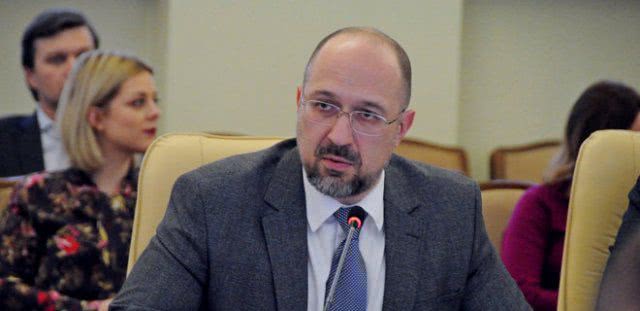 Коронавирус в Украине. Кабмин опубликовал решение об ограничениях: документ