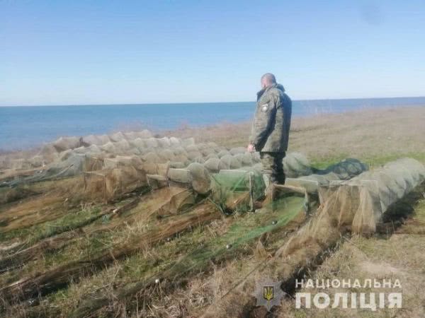 На Херсонщине водные полицейские выловили браконьерские сети с уловом на 60 тыс. гривен