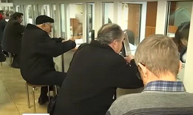 Перерасчет пенсий перенесли, сколько денег потеряют украинцы в этом году