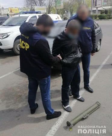 У Херсоні правоохоронці затримали підозрюваного у незаконному збуті боєприпасів
