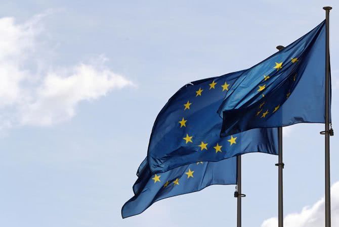 Украина получит 1,2 млрд евро от ЕС на борьбу с коронавирусом. Порошенко намекнул, что это его заслуга